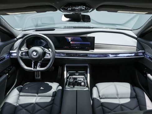 Used 2024 BMW 740i RWD image 30