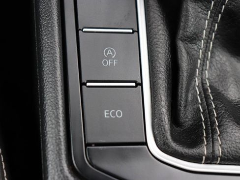 Used 2024 Volkswagen Jetta SE FWD image 36
