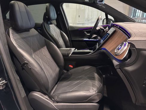 Used 2023 Mercedes-Benz EQE 500 4MATIC SUV w/ Pinnacle Trim Package image 43