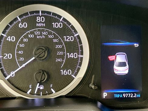Used 2020 Toyota Corolla LE FWD image 22