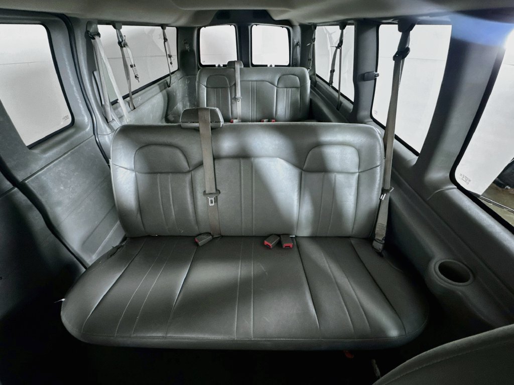 Used 2017 Chevrolet Express 3500 LS RWD image 26
