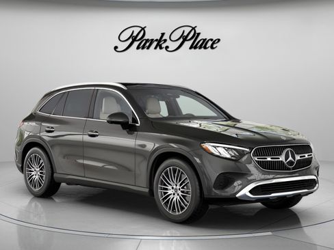 Used 2026 Mercedes-Benz GLC 300 4MATIC image 32