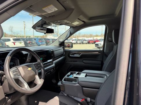 Certified 2022 Chevrolet Silverado 1500 LT AWD/4WD image 17
