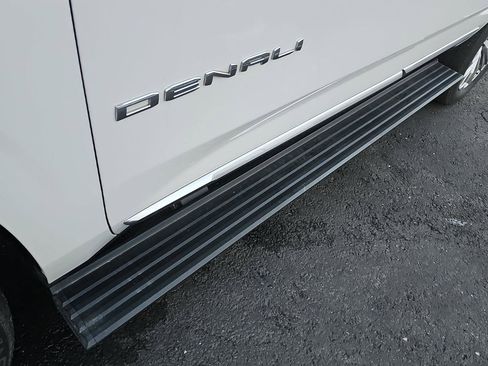 Used 2022 GMC Yukon Denali image 36