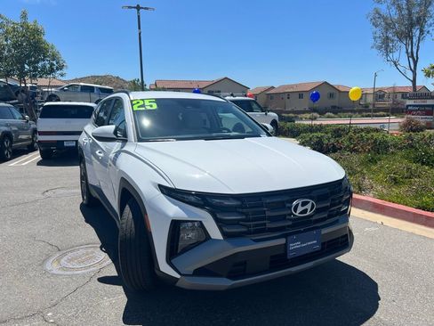 Certified 2025 Hyundai Tucson SEL image 2