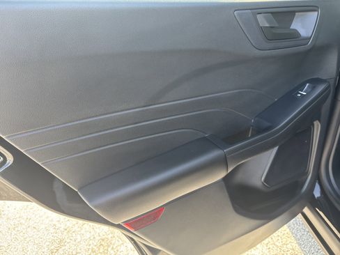 Used 2022 Ford Escape SE FWD image 32