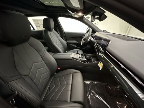 New 2025 BMW 530i xDrive image 28