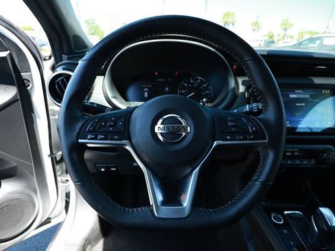 Used 2021 Nissan Kicks SR FWD image 11