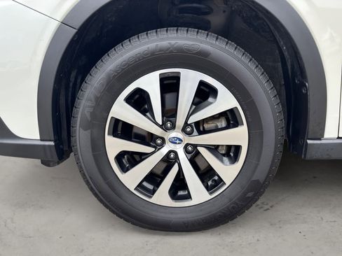 Used 2022 Subaru Outback Premium image 10