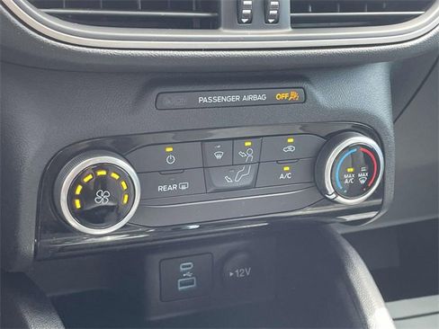 Certified 2022 Ford Escape SE image 28