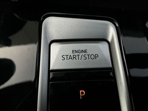 Used 2025 Volkswagen Atlas Cross Sport SE image 26