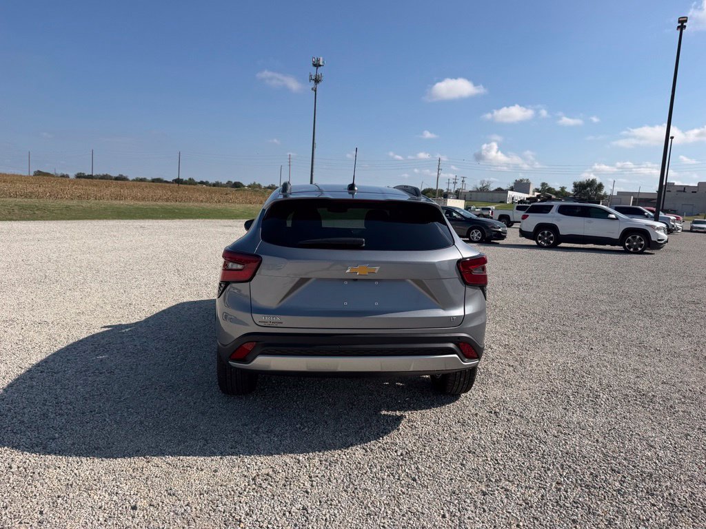 New 2026 Chevrolet Trax LT w/ Driver Confidence Package FWD image 4