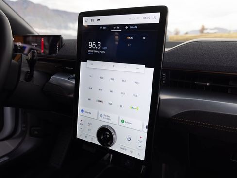 Used 2022 Ford Mustang Mach-E GT image 24