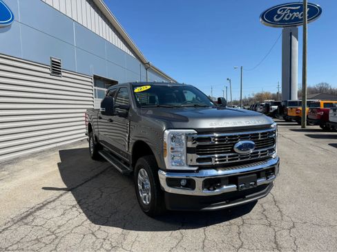 Used 2024 Ford F250 XLT w/ FX4 Off-Road Package AWD/4WD image 2