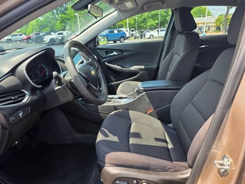Used 2022 Chevrolet Malibu LT FWD image 18