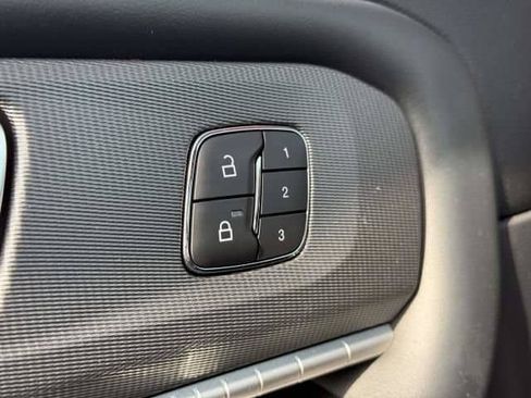 Used 2025 Ford Explorer ST AWD/4WD image 19
