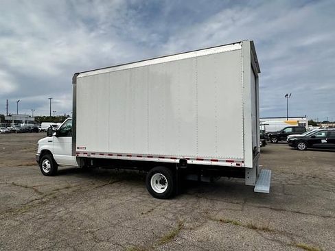 New 2024 Ford E-450 and Econoline 450 Super Duty w/ Power Windows & Locks Group image 7