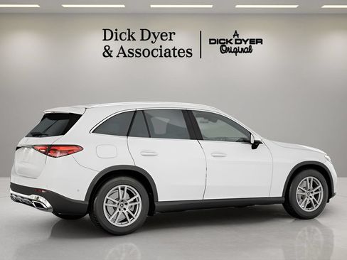 Used 2026 Mercedes-Benz GLC 300 image 10