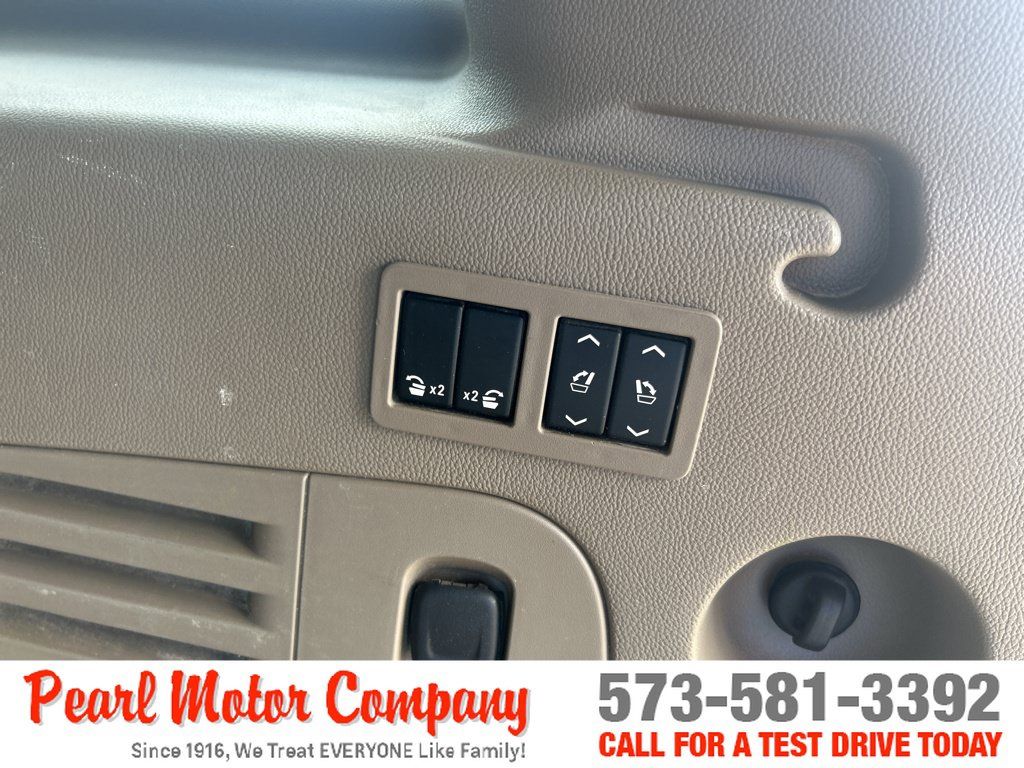 Used 2017 GMC Yukon XL SLT w/ Premium Edition AWD/4WD image 27