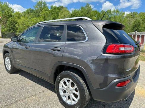 Used 2015 Jeep Cherokee Latitude w/ Cold Weather Group AWD/4WD image 6