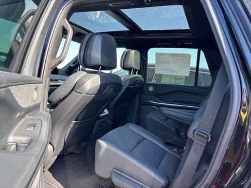 New 2026 Lincoln Navigator Reserve w/ Jet Appearance Package image 10