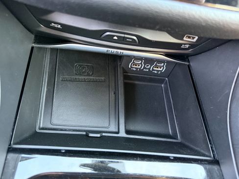 Used 2023 Chrysler Pacifica Pinnacle image 50