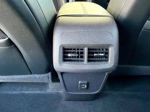 Certified 2024 Chevrolet Equinox RS FWD image 38