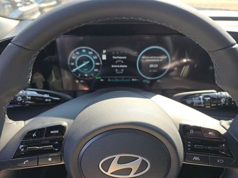 Certified 2025 Hyundai Elantra SEL image 26