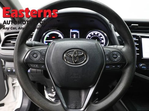 Used 2020 Toyota Camry LE image 10