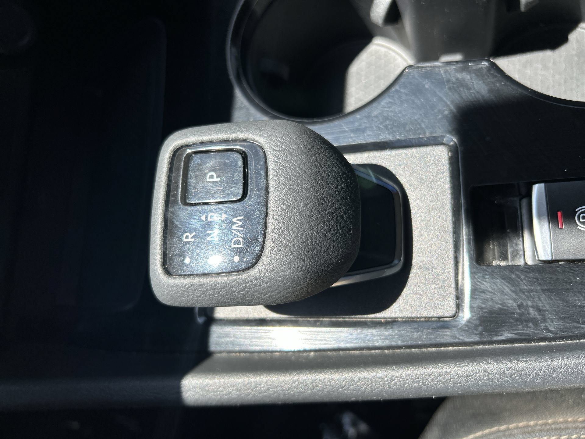 Used 2024 Nissan Rogue S AWD/4WD image 21