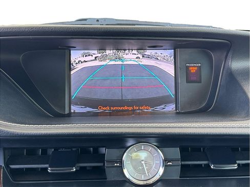 Used 2013 Lexus ES 350 w/ Luxury Pkg FWD image 17