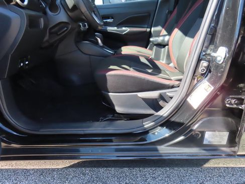 Used 2024 Nissan Versa SR FWD image 12
