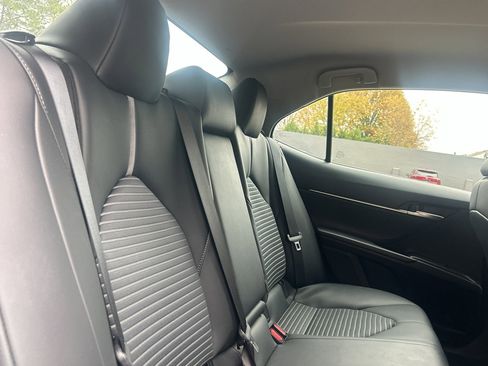 Used 2024 Toyota Camry SE image 11