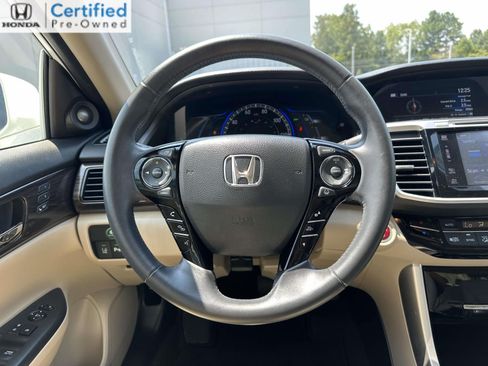 Certified 2017 Honda Accord Touring image 11