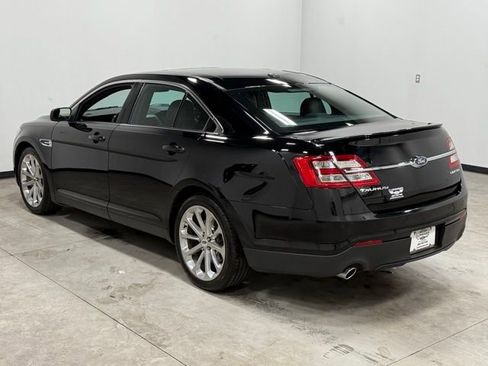 Used 2018 Ford Taurus Limited image 9