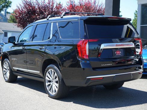 Used 2021 GMC Yukon Denali w/ Denali Ultimate Package AWD/4WD image 3