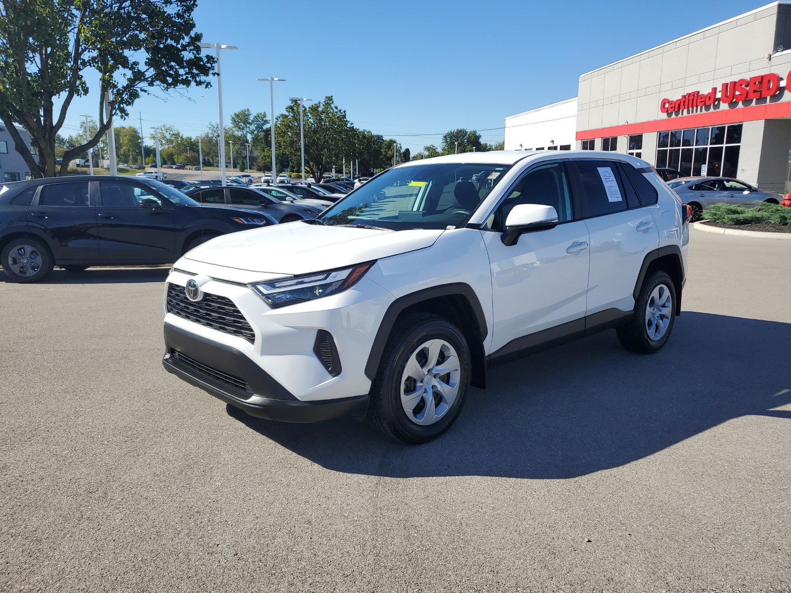 Used 2025 Toyota RAV4 LE AWD/4WD image 2