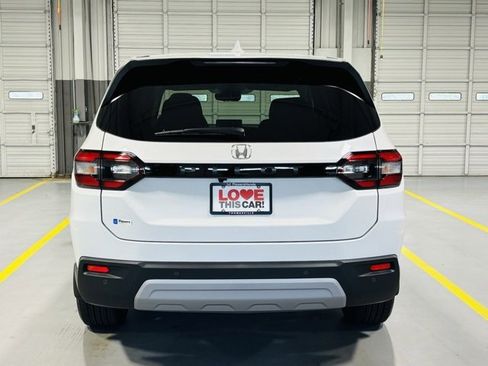 New 2025 Honda Pilot EX-L image 17
