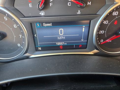 Used 2024 GMC Terrain SLE image 11