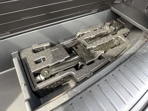 Certified 2023 Kia Sorento S w/ Panoramic Sunroof Package image 44