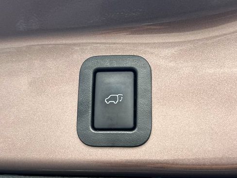 Used 2018 Toyota Highlander Limited AWD/4WD image 46