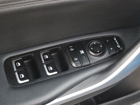 Used 2018 Kia Stinger Premium AWD/4WD image 13