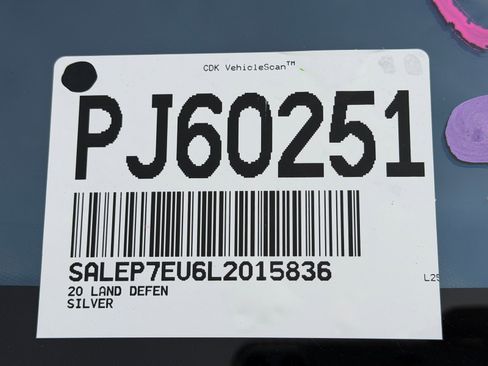 Used 2020 Land Rover Defender 110 SE image 11