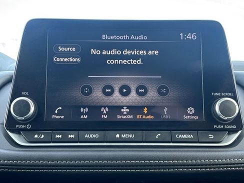 Used 2024 Nissan Rogue S image 43