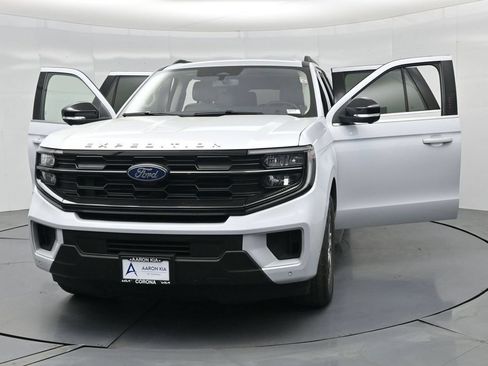 Used 2025 Ford Expedition Max Active AWD/4WD image 37