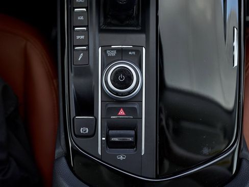 Used 2022 Maserati Levante GT image 42