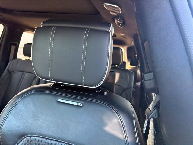 Used 2024 Jeep Grand Wagoneer Series II Obsidian w/ Quick Order Packagew 28T AWD/4WD image 52