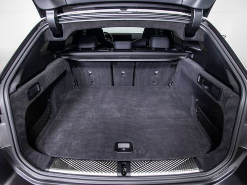 Used 2025 BMW M5 Touring image 9