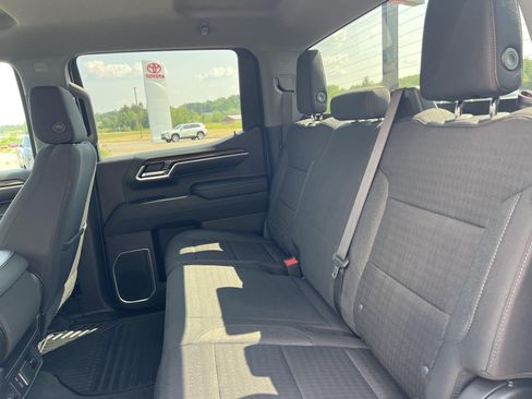 Used 2022 Chevrolet Silverado 1500 LT AWD/4WD image 12
