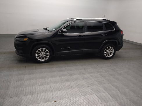 Used 2019 Jeep Cherokee Latitude w/ Popular Appearance Group FWD image 2